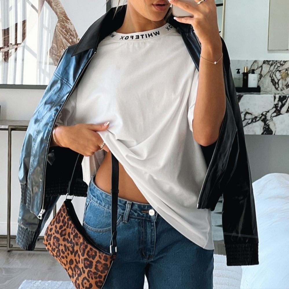 WHITEFOX oversized logo tee